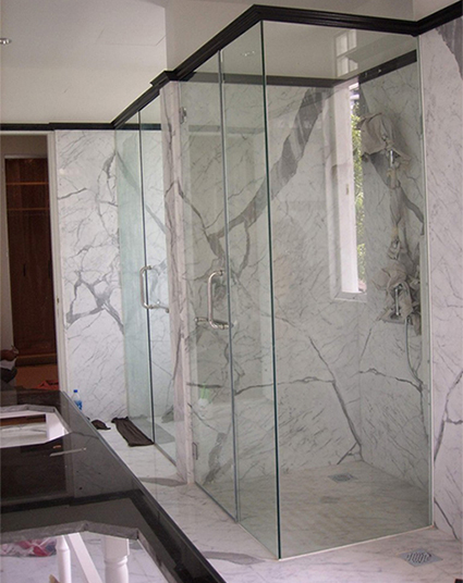 Unique shower screen
